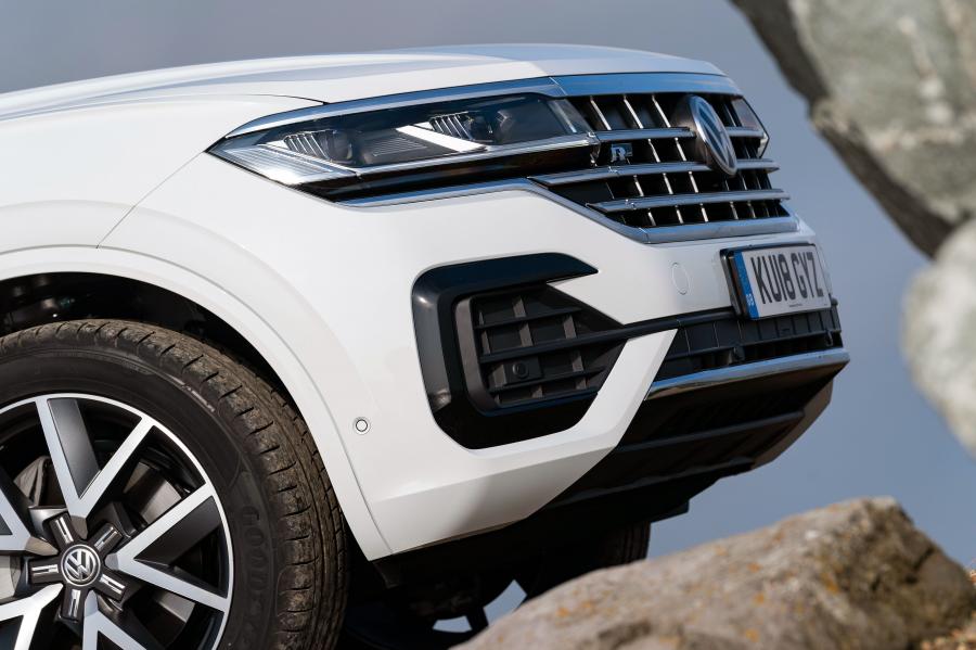 Детали экстерьера Volkswagen Touareg V6 TDI R-Line 2018 года  (UK) (фото 7 из 40)